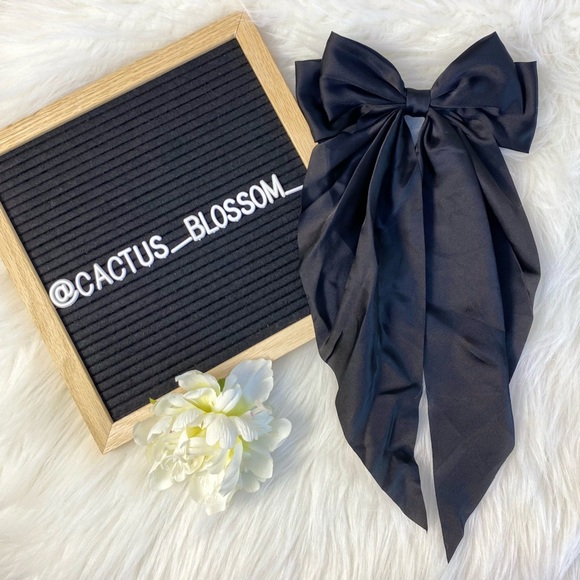 Big Hair Bow Satin Ribbon 🎀 Clip On Black Long Bow Goth Dark Punk - Picture 2 of 7